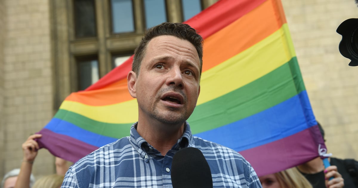 „Kilka zdań wyjaśnienia”. Trzaskowski odpowiada na krytykę wokół transkrypcji małżeństw jednopłciowych