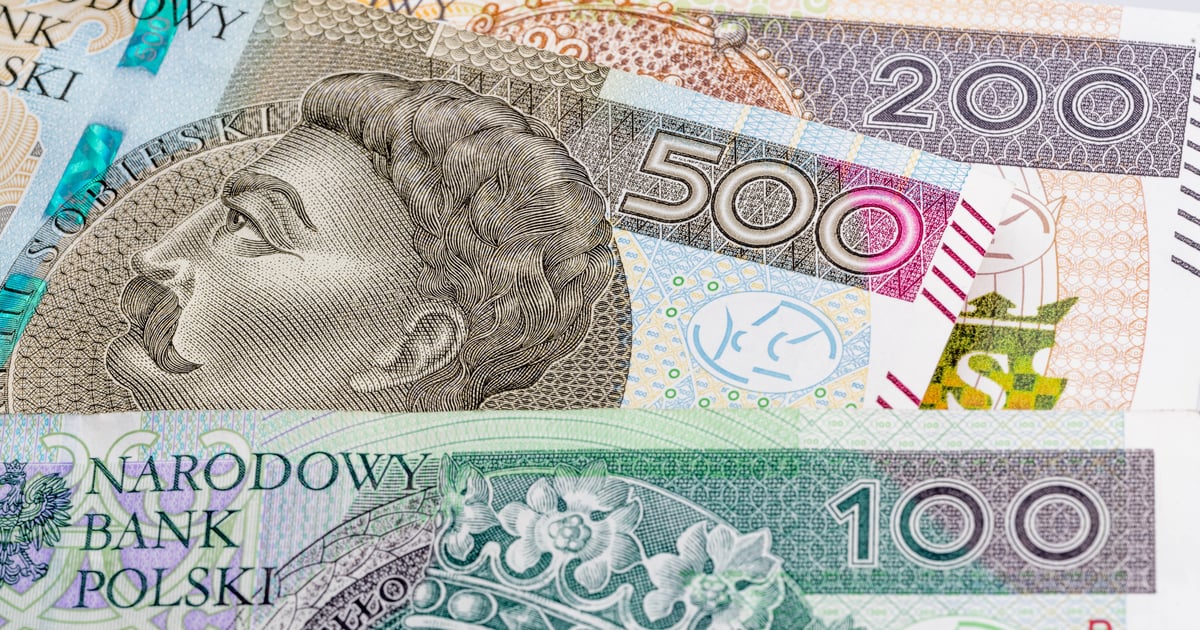 Przełom w obsłudze 800 plus. Rząd chce znieść coroczny obowiązek dla rodziców