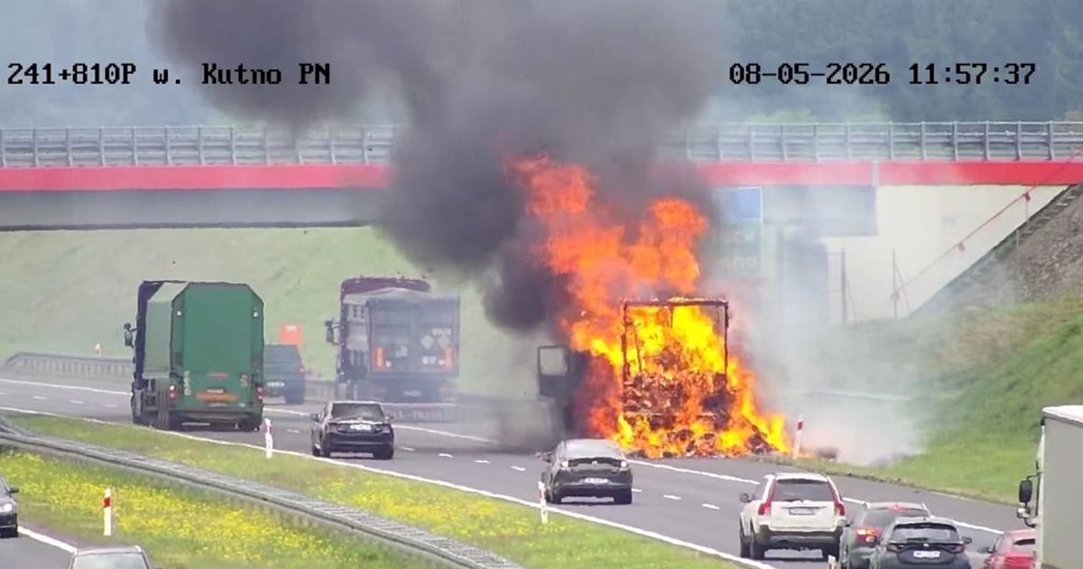 Gigantyczny pożar na A1. Ogień zniszczył ciężarówkę