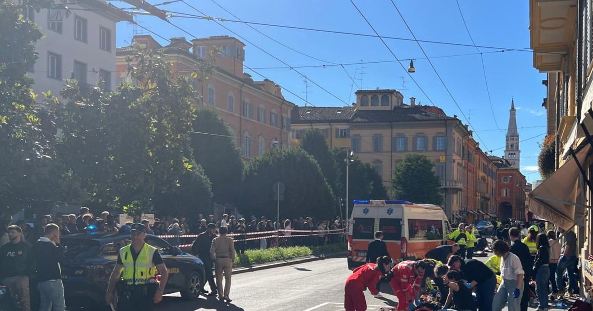 Groza we Włoszech. Kierowca wjechał w tłum i zaatakował nożem