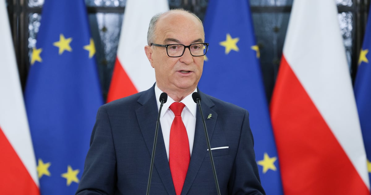 Czarzasty zapytany o salonik VIP dla polityków KO. „Do klapy przypiąłem słowika, dam mu na imię Patryk”