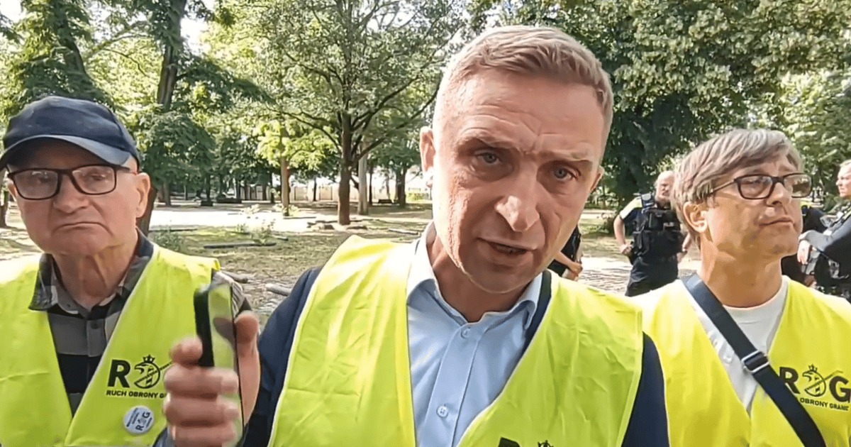 Krzyż, furgonetka i kolana w twarz. Bąkiewicz opowiada, co mu zrobili Niemcy