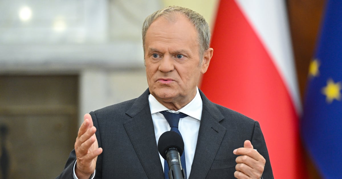 Nawrocki odebrał order Zełenskiemu. Tusk komentuje