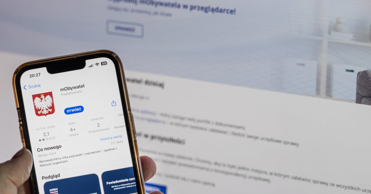 Koniec z noszeniem papierów. Twój dyplom ukończenia studiów od teraz będzie w telefonie