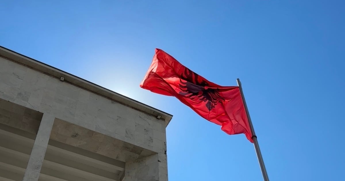 Starcia policji z tłumem w Tiranie. Obywatele żądają dymisji premiera