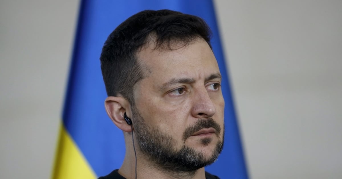 Wyrzucił jednego z najbliższych ludzi i „strzelił sobie w drugie kolano”. Ukrainą mogą wstrząsnąć protesty
