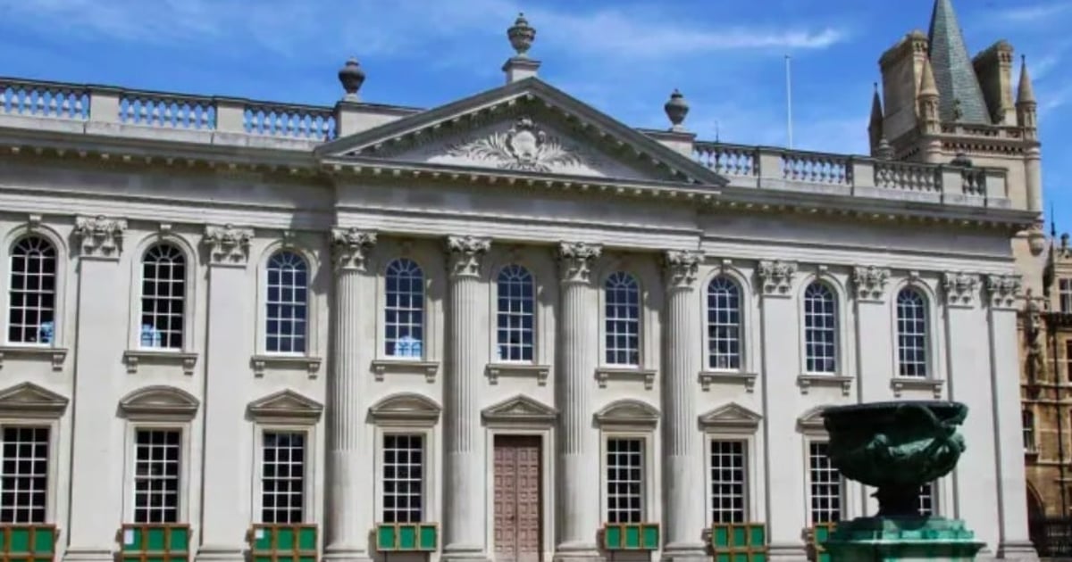 Nie żyje najmłodszy profesor w historii Cambridge. Oskarżano go o zmyślenie osiągnięć