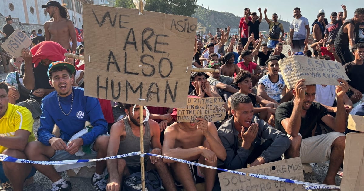 Migranci w Ceucie rozpoczęli strajk głodowy. Nie chcą wracać do Maroka
