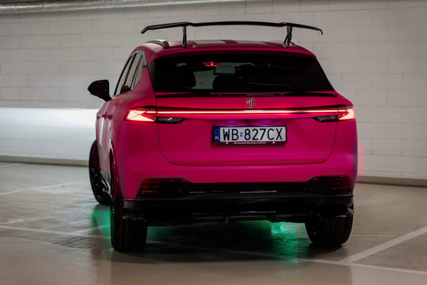 MG HS WuWunia i Tedego.