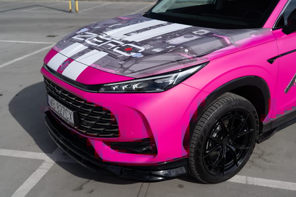 MG HS WuWunia i Tedego.