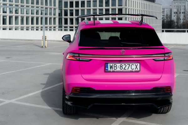 MG HS WuWunia i Tedego.