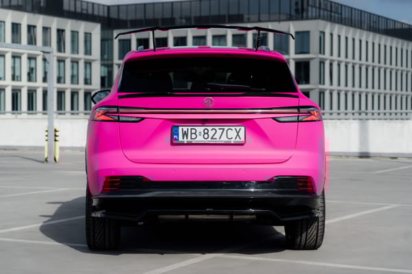 MG HS WuWunia i Tedego.