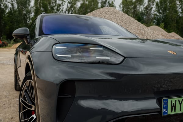 Porsche Cayenne S Electric.