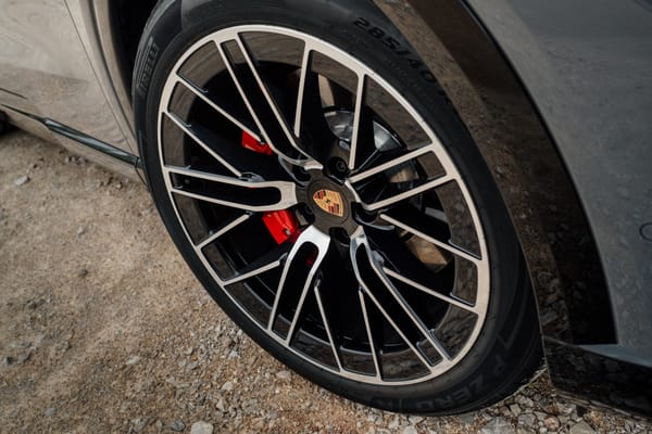 Porsche Cayenne S Electric.