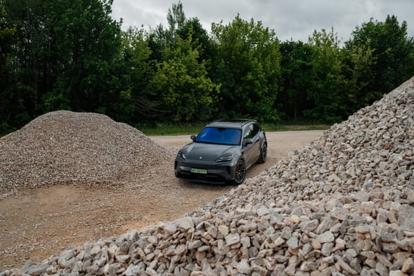 Porsche Cayenne S Electric.