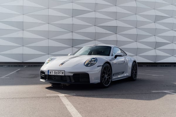 Porsche 911 Carrera.