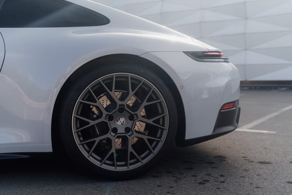 Porsche 911 Carrera.