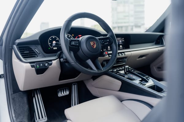 Porsche 911 Carrera.