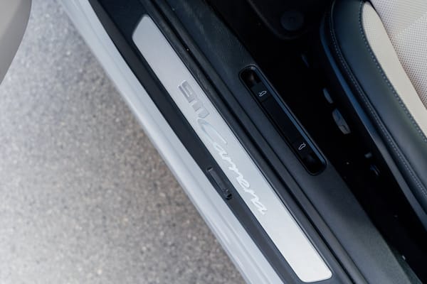 Porsche 911 Carrera.