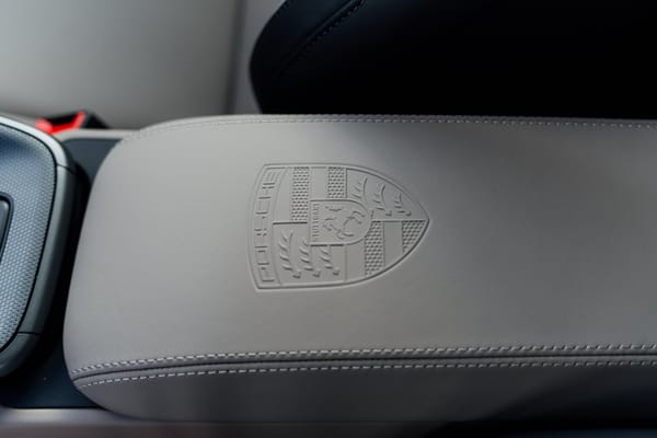 Porsche 911 Carrera.