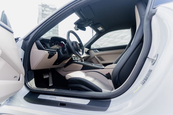 Porsche 911 Carrera.
