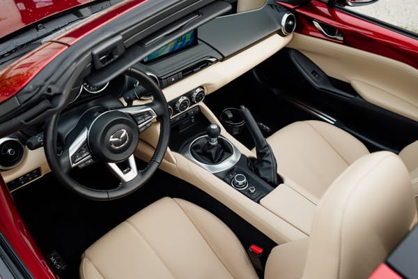 Mazda MX-5.