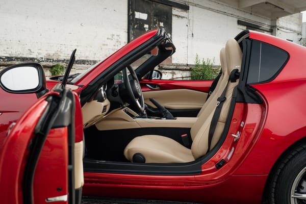 Mazda MX-5.