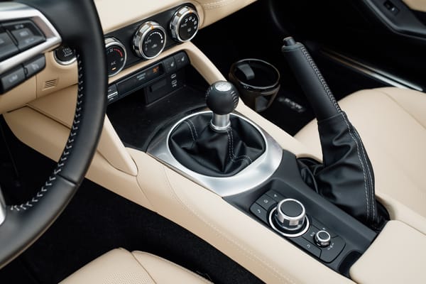 Mazda MX-5.