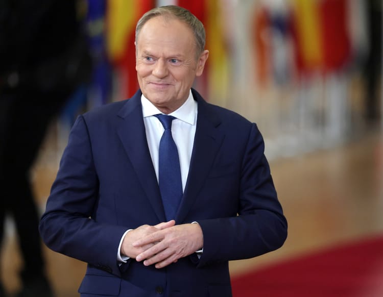 Premier Donald Tusk w Brukseli. (fot. PAP/EPA/OLIVIER MATTHYS)