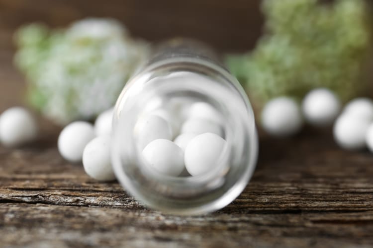 Fiolka ze środkami homeopatycznymi