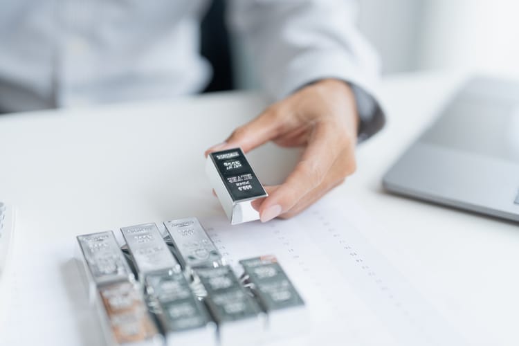 Inwestycyjne sztabki srebra.