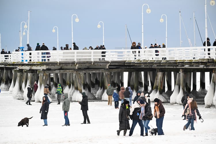 skuty lodem Bałtyk w Sopocie