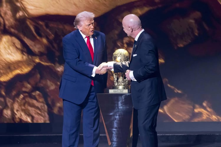 Infantino i Trump chcą zbudować stadion w Strefie Gazy