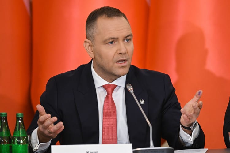 Prezydent RP Karol Nawrocki podczas posiedzenia Rady Bezpieczeństwa Narodowego w Pałacu Prezydenckim w Warszawie.