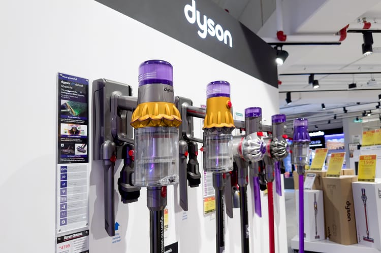 Penang,,Malaysia,-,Nov,22,,2022:,Dyson,V15,Detect,Absolute