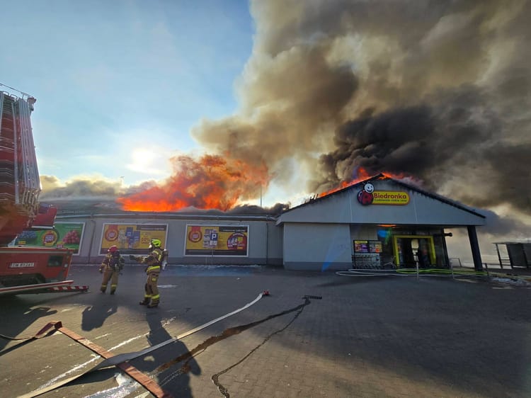 Pożar Biedronki w Polkowicach, 2026 r. (fot. 112 Polkowice)