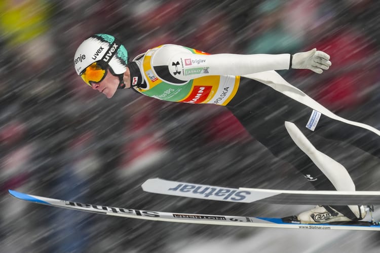 Skoczek narciarski na Igrzyskach Zimowych Sportowych Mediolan-Cortina, 2026 r. (fot. ANDRZEJ IWANCZUK/REPORTER Eastnews)