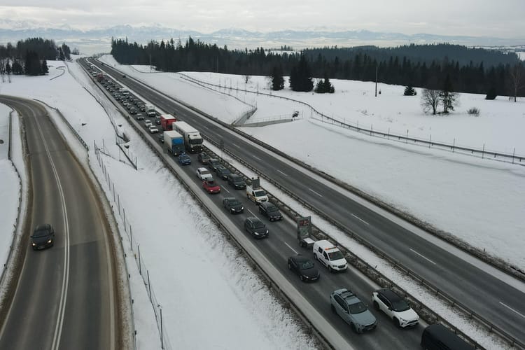 Trudne warunki na drogach. PAP/Grzegorz Momot