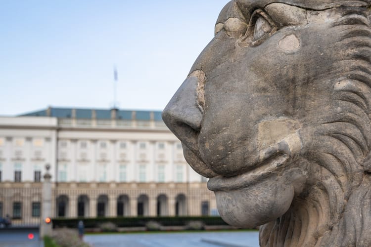 Mieli pomagać w załatwieniu ułaskawień. Zatrzymano trzy osoby