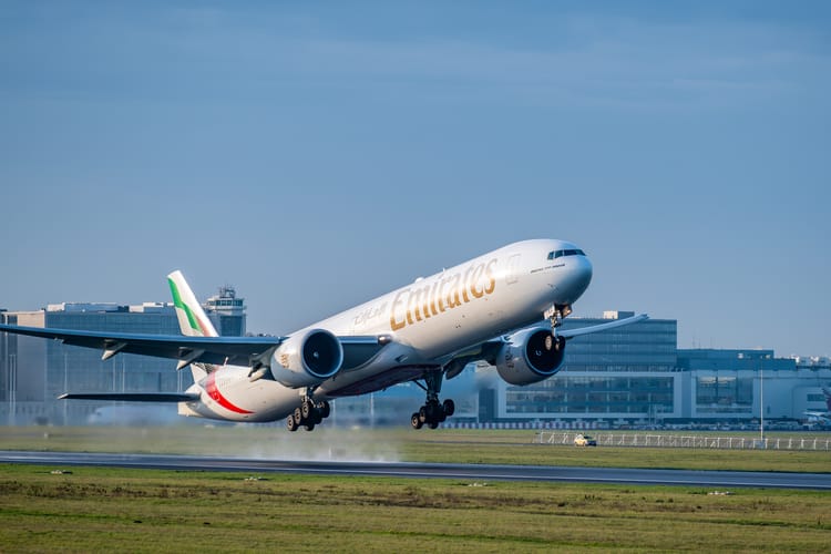 Brussels,,Belgium,-,Dec,21,,2025:,Emirates,Boeing,777-300er,Wide