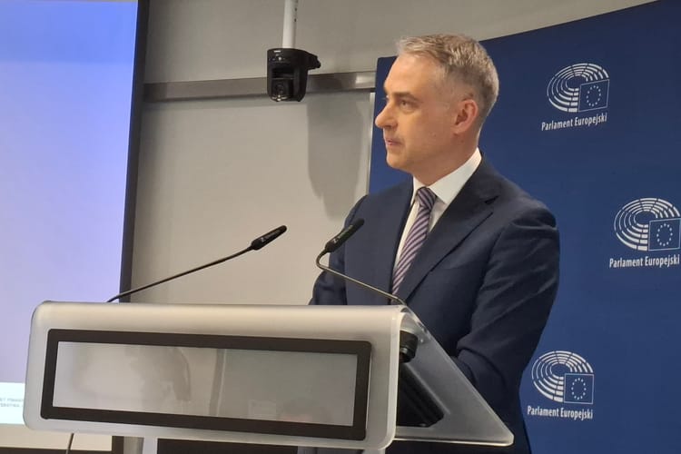 Gawkowski: ewentualne weto ws. SAFE to "zdrada stanu w obszarze bezpieczeństwa"