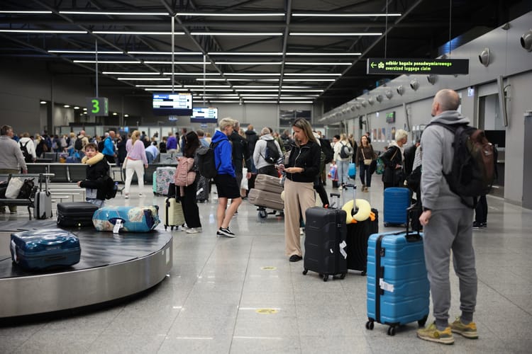 Przylot ewakuowanych turystów.