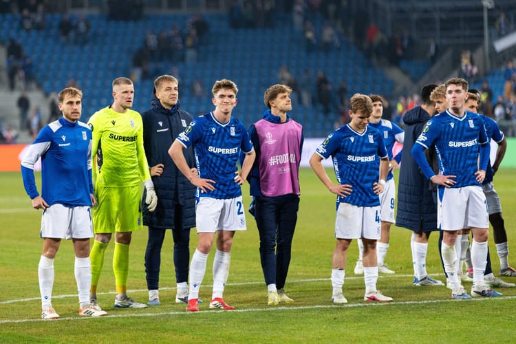 „Głowy do góry”. Jasny przekaz kibiców Lecha po porażce z Szachtarem