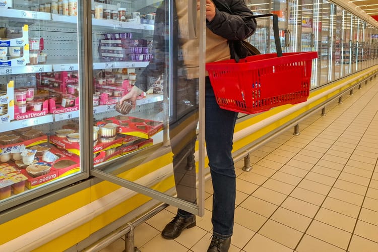 Za co płaciliśmy w lutym więcej, a za co mniej?