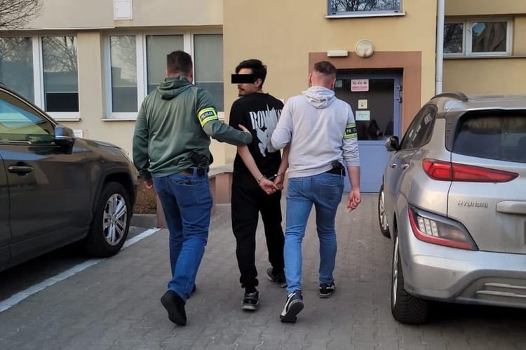 Zatrzymali metro, pomazali sprayem wagony. Służby namierzyły Hiszpanów