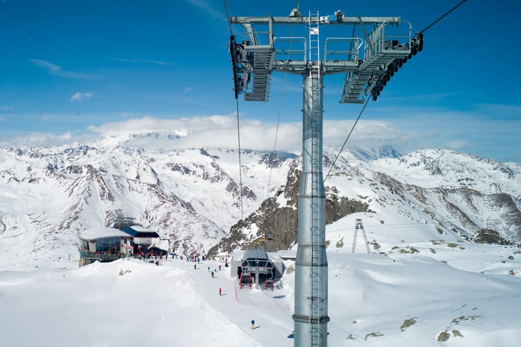 Passo Tonale, kolejka na lodowiec Presena.