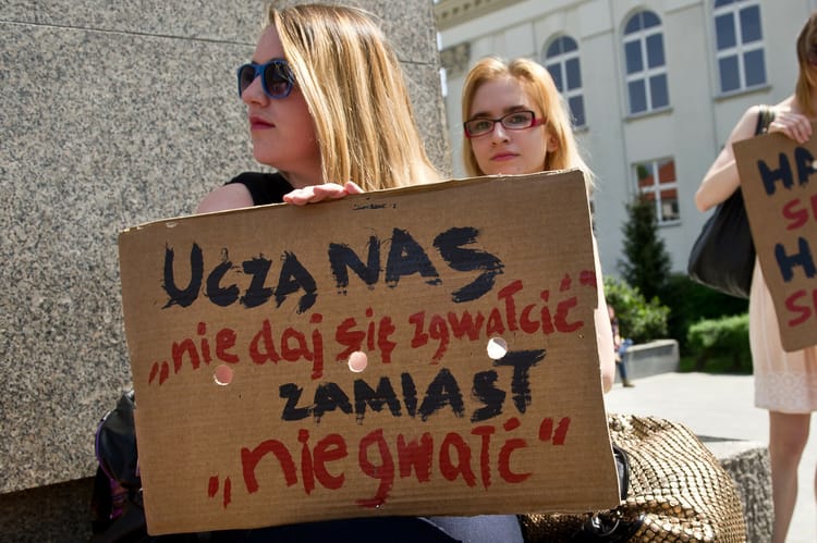 Definicja gwałtu w Polsce zmieniła się ponad rok temu.