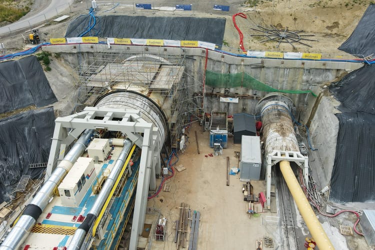 Budowa tunelu pod Pisarzową