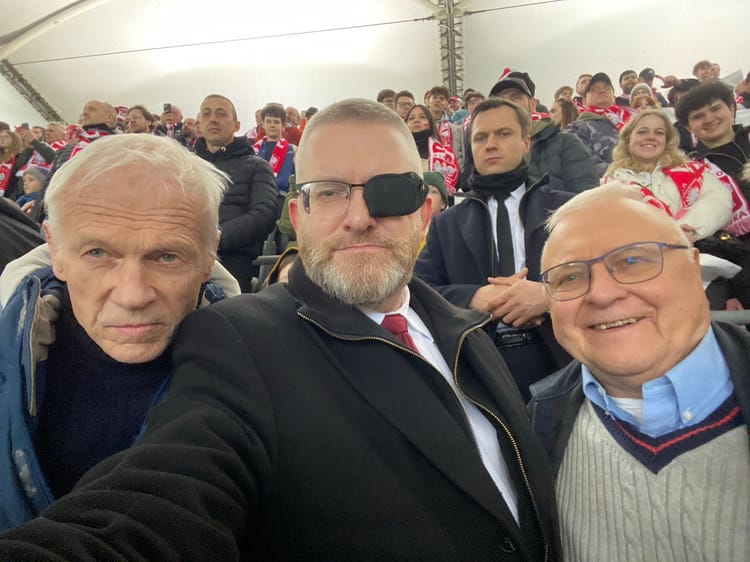 Braun, Waluś i Tymiński na trybunach. „Rosyjscy kibice”