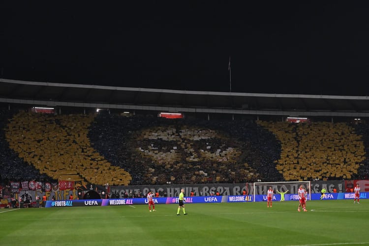 UEFA karze za oprawę z Jezusem, a nie przeszkadza jej komunizm